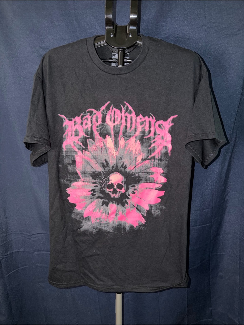 Bad Omens Pink Skull Flower Graphic Tee – XL